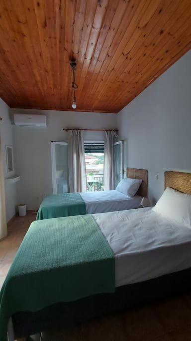 Colorful 2-Bedroom House In 가이오스 외부 사진